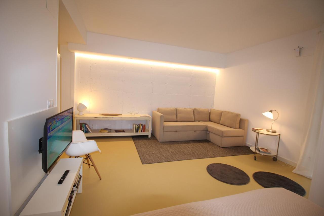 Apartamento Tipo Loft โซโม ภายนอก รูปภาพ